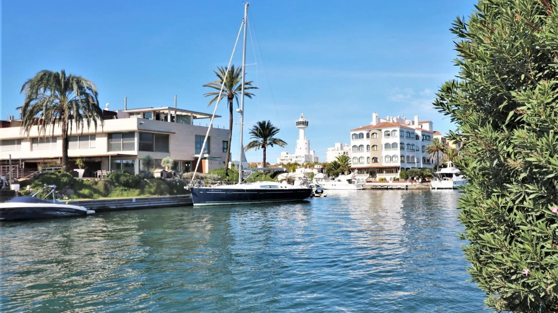 Poblat Tipic Piso Un Dormitorio Y Terraza Empuriabrava