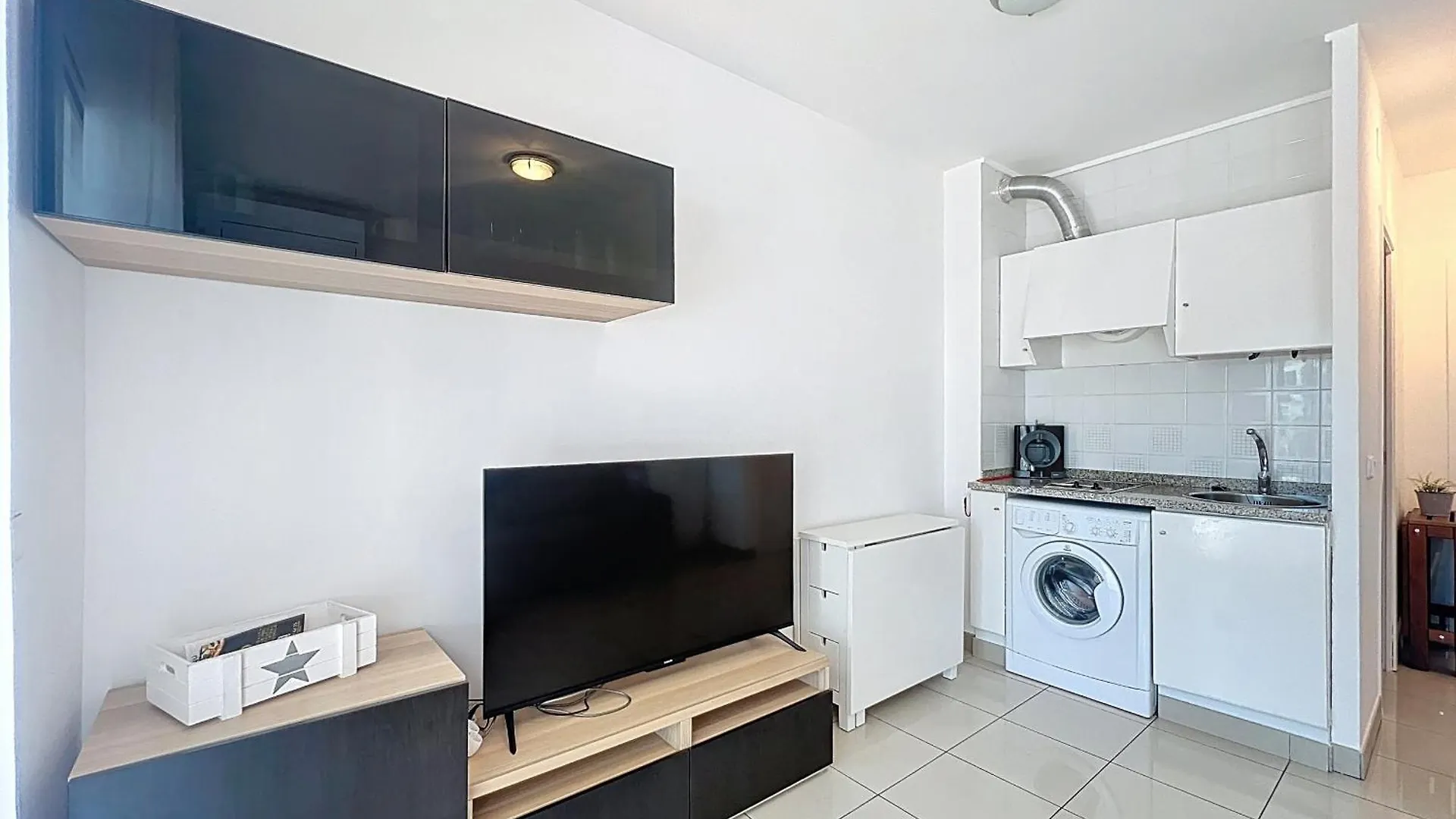 Daire Poblat Tipic Piso Un Dormitorio Y Terraza Empuriabrava İspanya