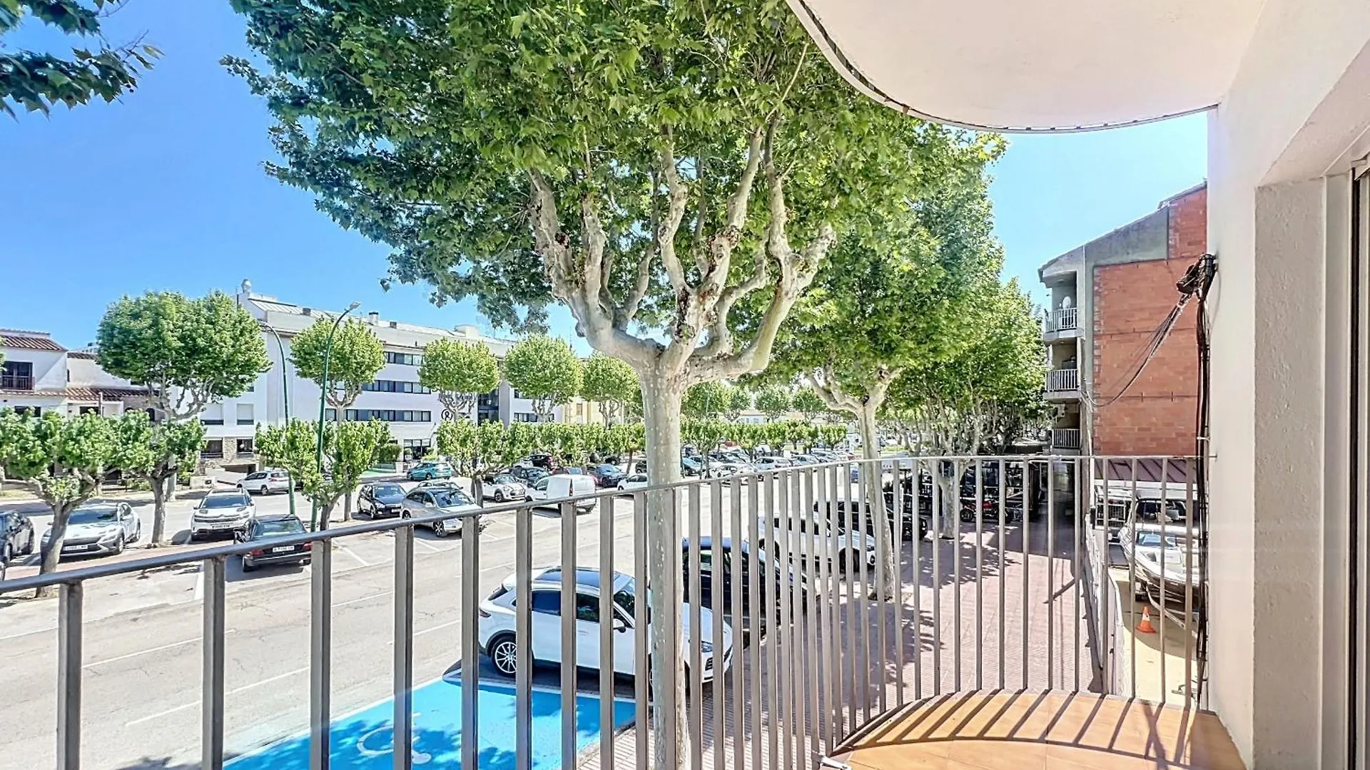 Poblat Tipic Piso Un Dormitorio Y Terraza Empuriabrava İspanya
